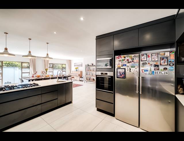 5 BEDROOM FREESTANDING FOR SALE IN VALMARY PARK